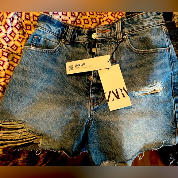 Zara shorts - Picture 2 of 2